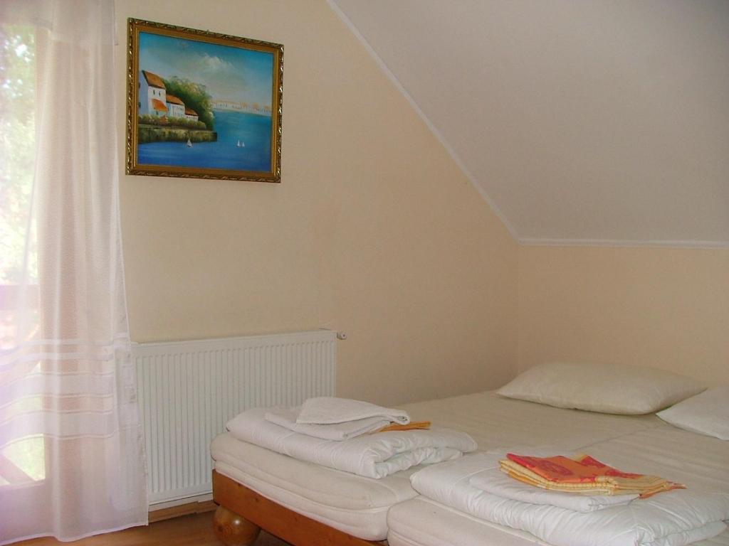 Hotel Szarvas Panzio Erdőbénye Zimmer foto