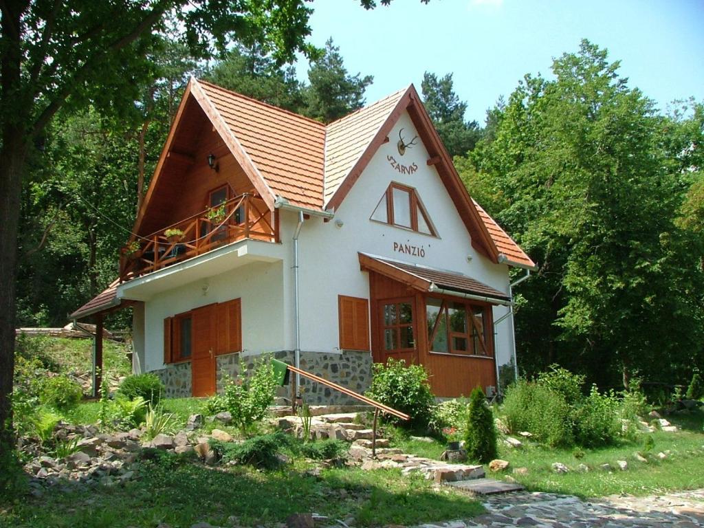 Hotel Szarvas Panzio Erdőbénye Exterior foto