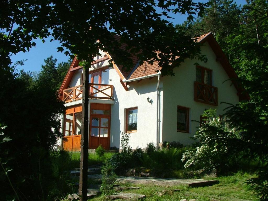 Hotel Szarvas Panzio Erdőbénye Exterior foto