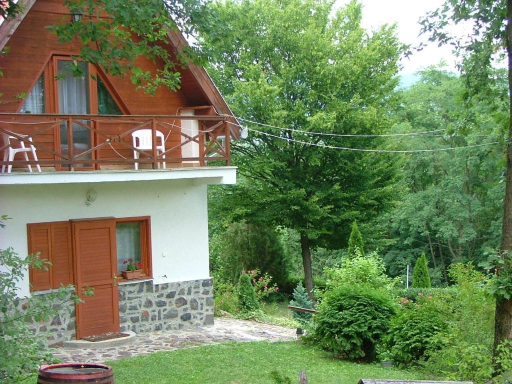 Hotel Szarvas Panzio Erdőbénye Exterior foto